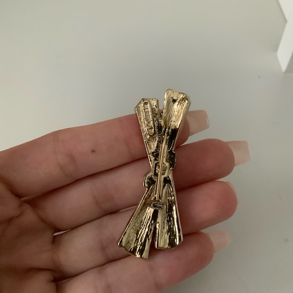 Vintage 90’S GERRY’S Gold X Bow Pin Metal Brooch Lapel Excellent condition - Picture 6 of 11